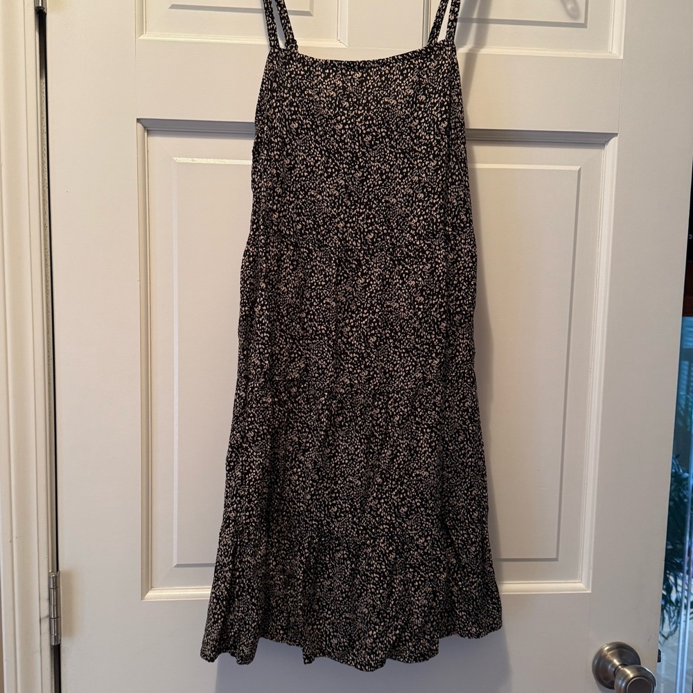 Old Navy print spaghetti to strap dress with pockets!
